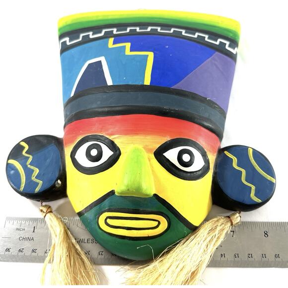 Salomon Ruiz Soiu Hand Painted Peruvian Folk Art Wall Mask w/ Tassels – Signed - Picture 4 of 8